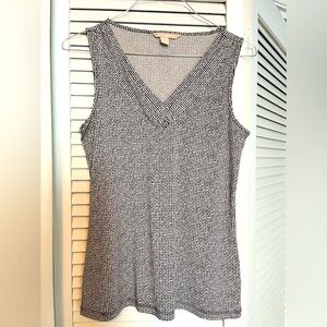 Banana Republic black & White sleeveless blouse Women’s Size Small